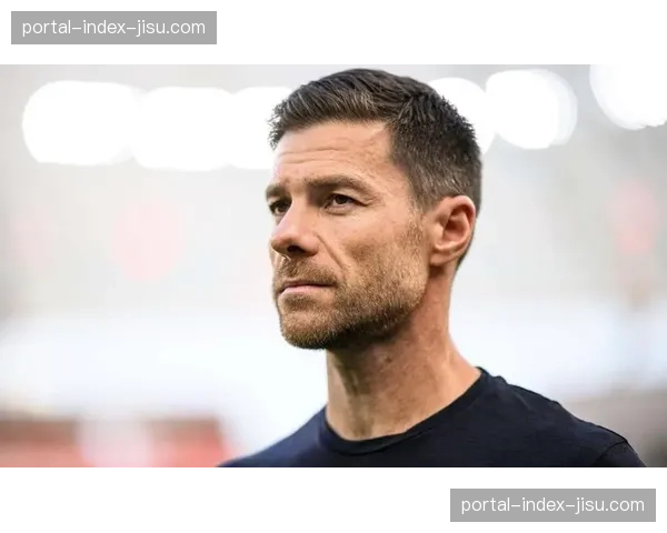 独家专访哈维·阿隆索:讲述在勒沃库森构建“控制-压迫”混合体系的理念 独家专访哈维·阿隆索:讲述在勒沃库森构建“控制-压迫”混合体系的理念